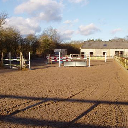 60m x 20m sand-based outdoor arena